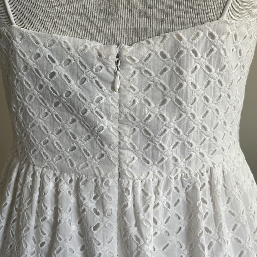 Elegant White Midi Dress - Picture 4 of 5